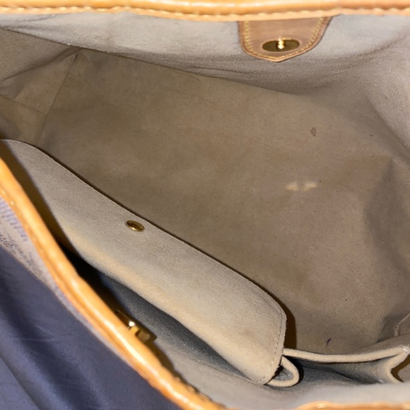 Louis Vuitton Galleria PM - Picture 11 of 16